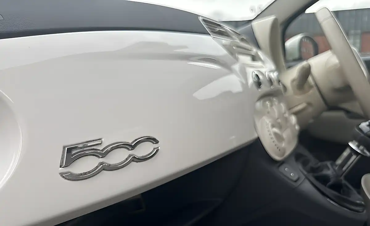 Used 2009 Fiat 500 Lounge White - Interior and Exterior details 14