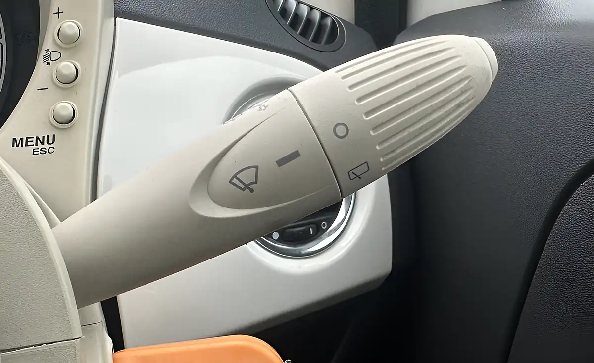 Used 2009 Fiat 500 Lounge White - Interior and Exterior details 18