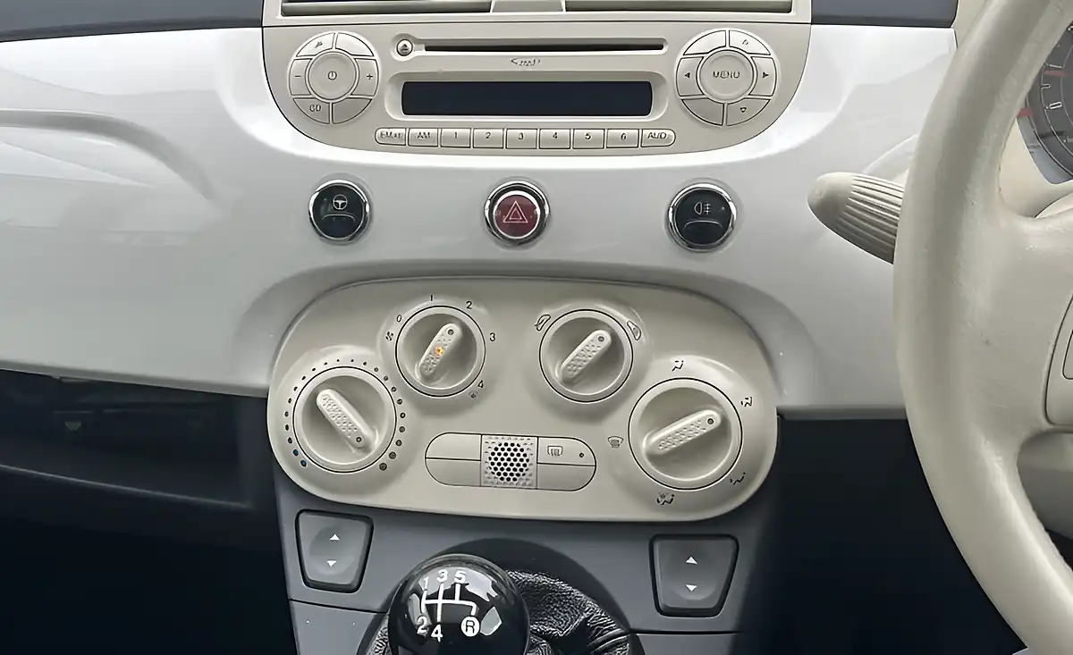 Used 2009 Fiat 500 Lounge White - Interior and Exterior details 19