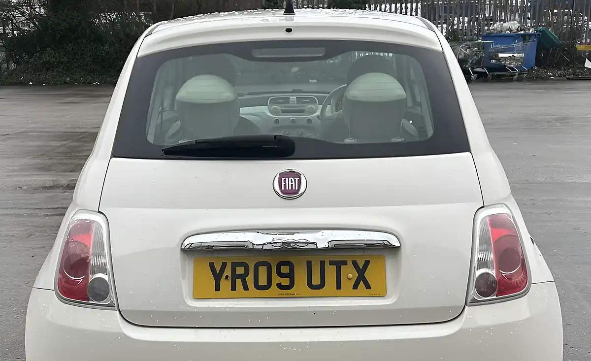Used 2009 Fiat 500 Lounge White - Interior and Exterior details 3
