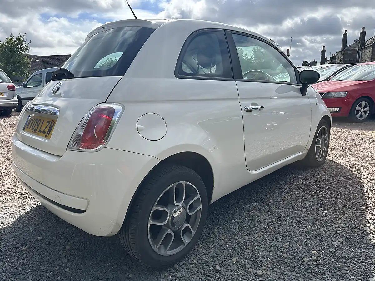 Used 2009 Fiat 500 Pop White - Interior and Exterior details 14