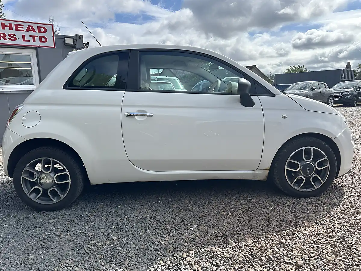 Used 2009 Fiat 500 Pop White - Interior and Exterior details 16