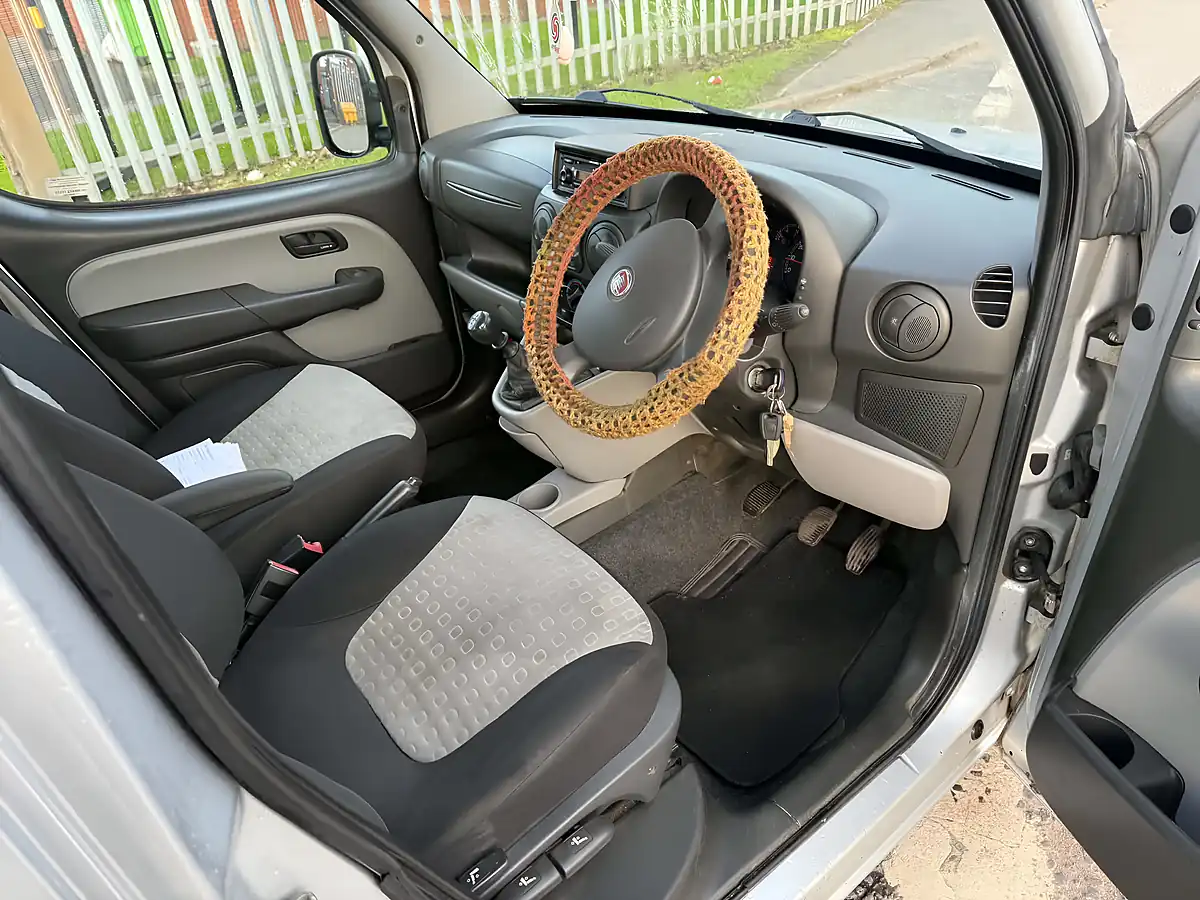 Used 2009 Fiat Doblo Mobility Silver - Interior and Exterior details 15