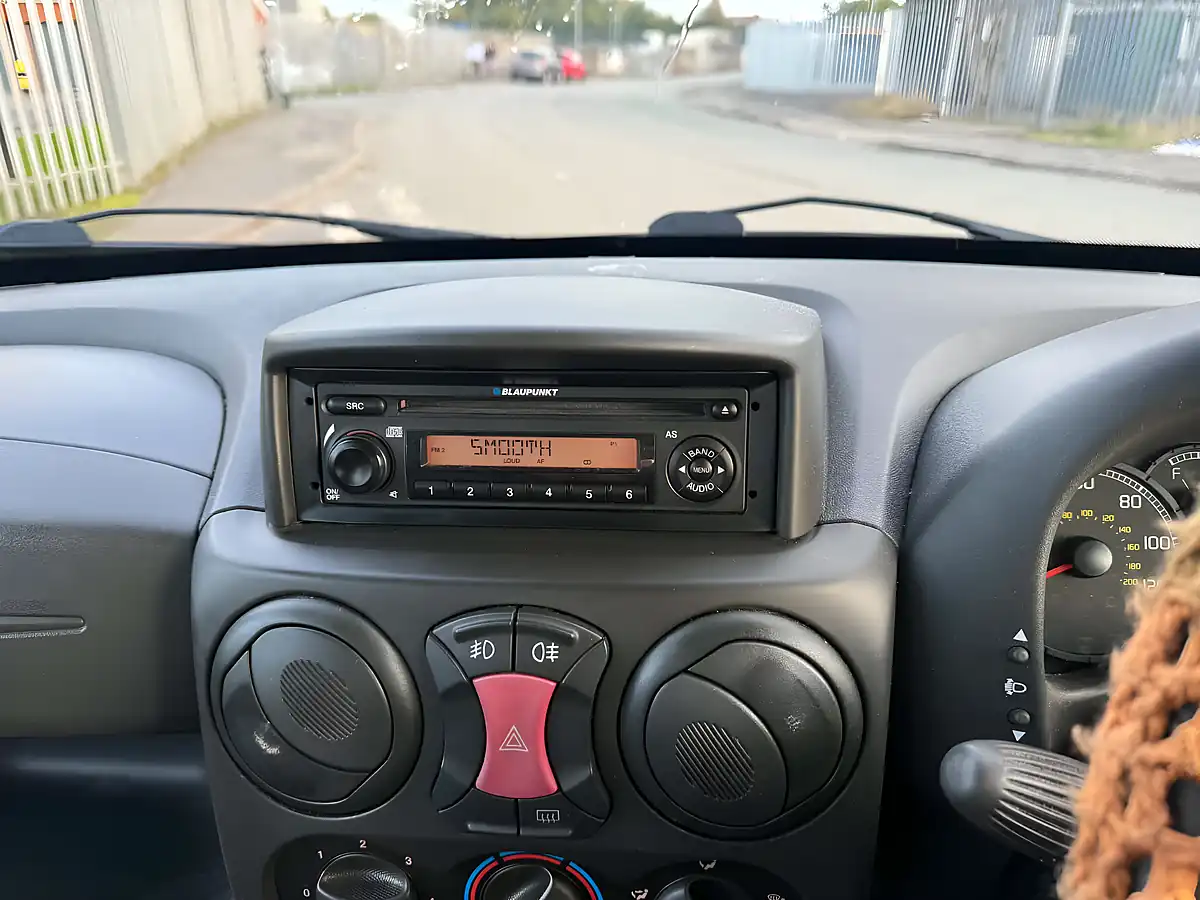 Used 2009 Fiat Doblo Mobility Silver - Interior and Exterior details 17
