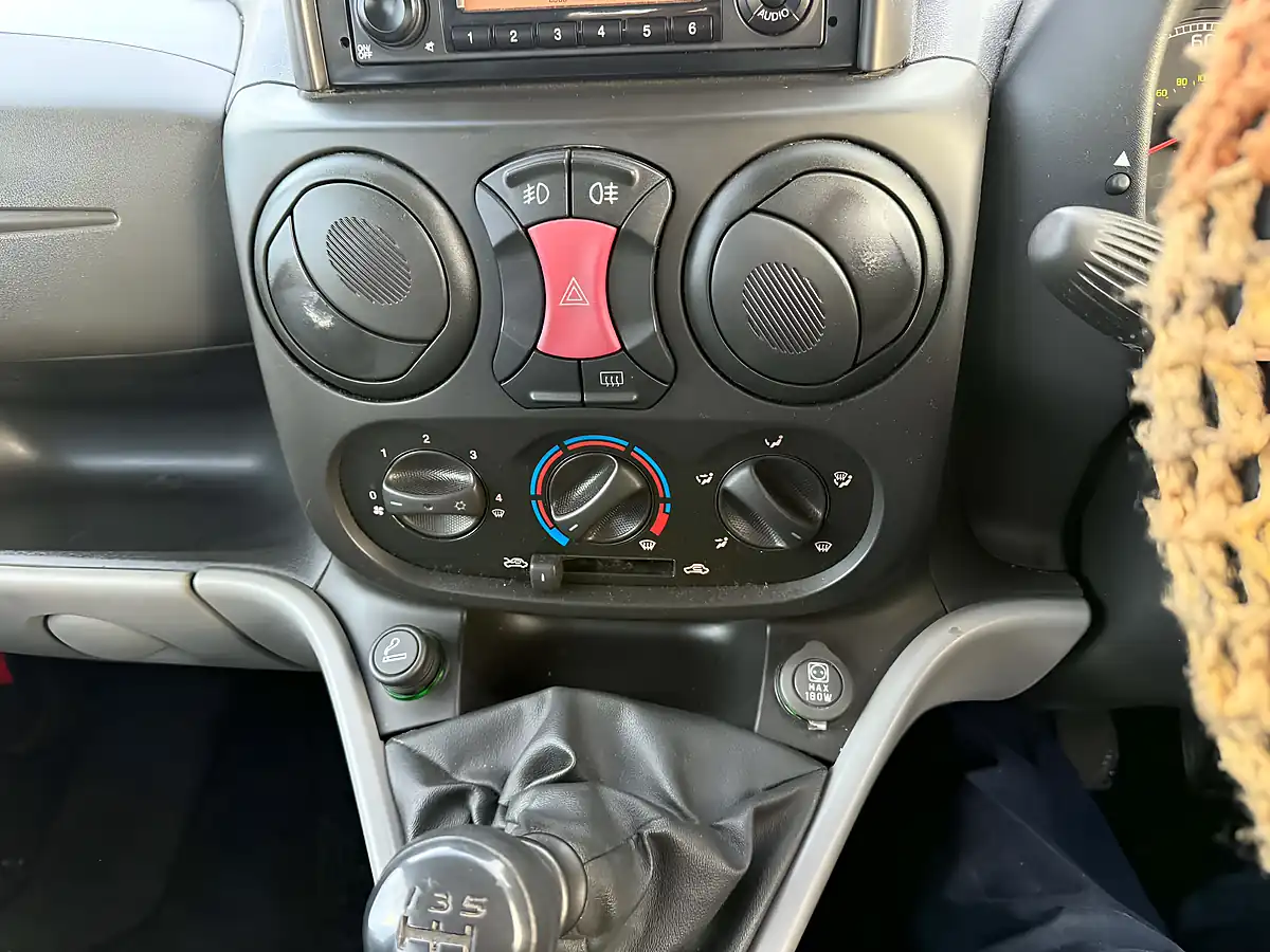 Used 2009 Fiat Doblo Mobility Silver - Interior and Exterior details 18