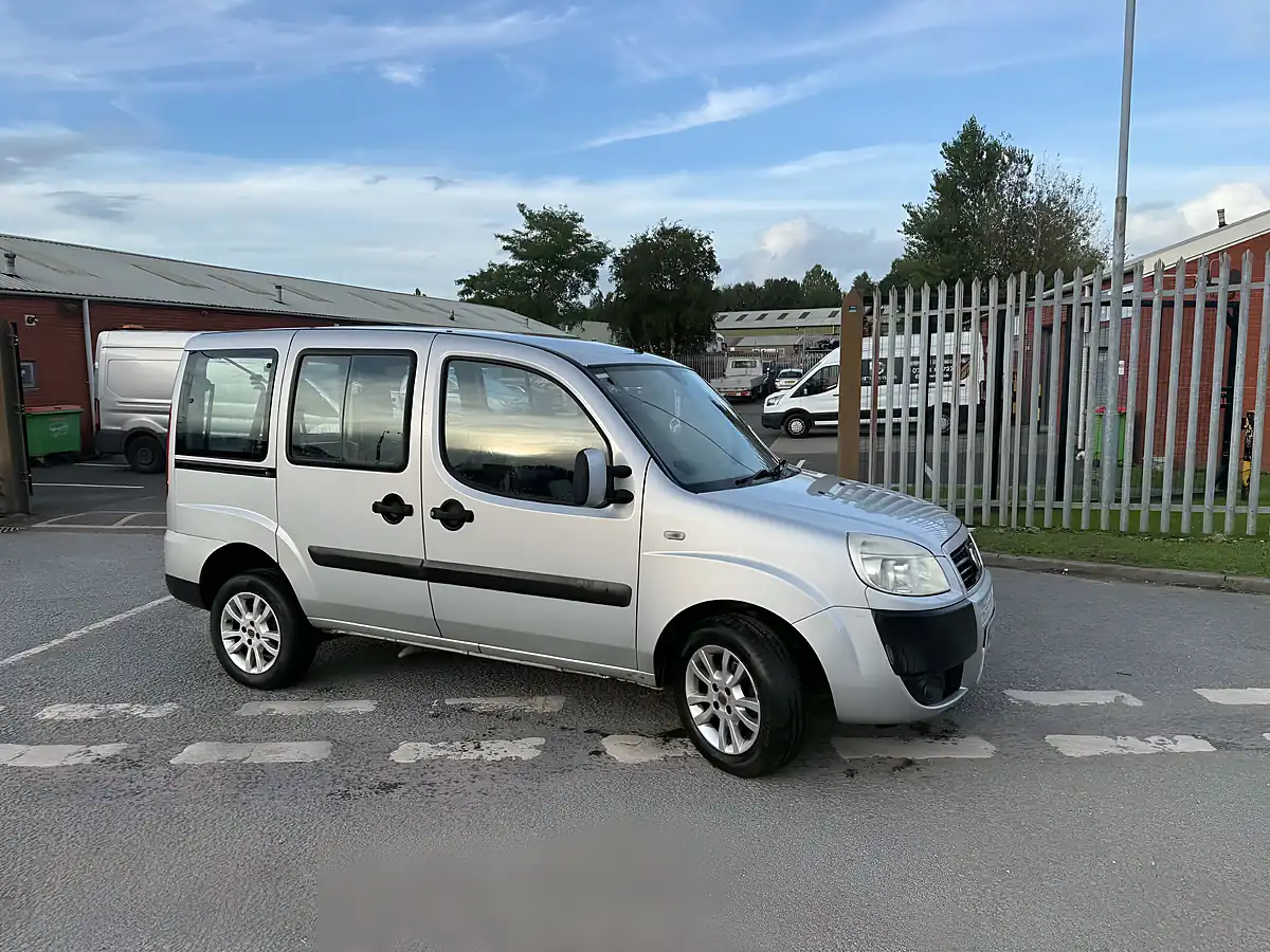 Used 2009 Fiat Doblo Mobility Silver - Interior and Exterior details 2