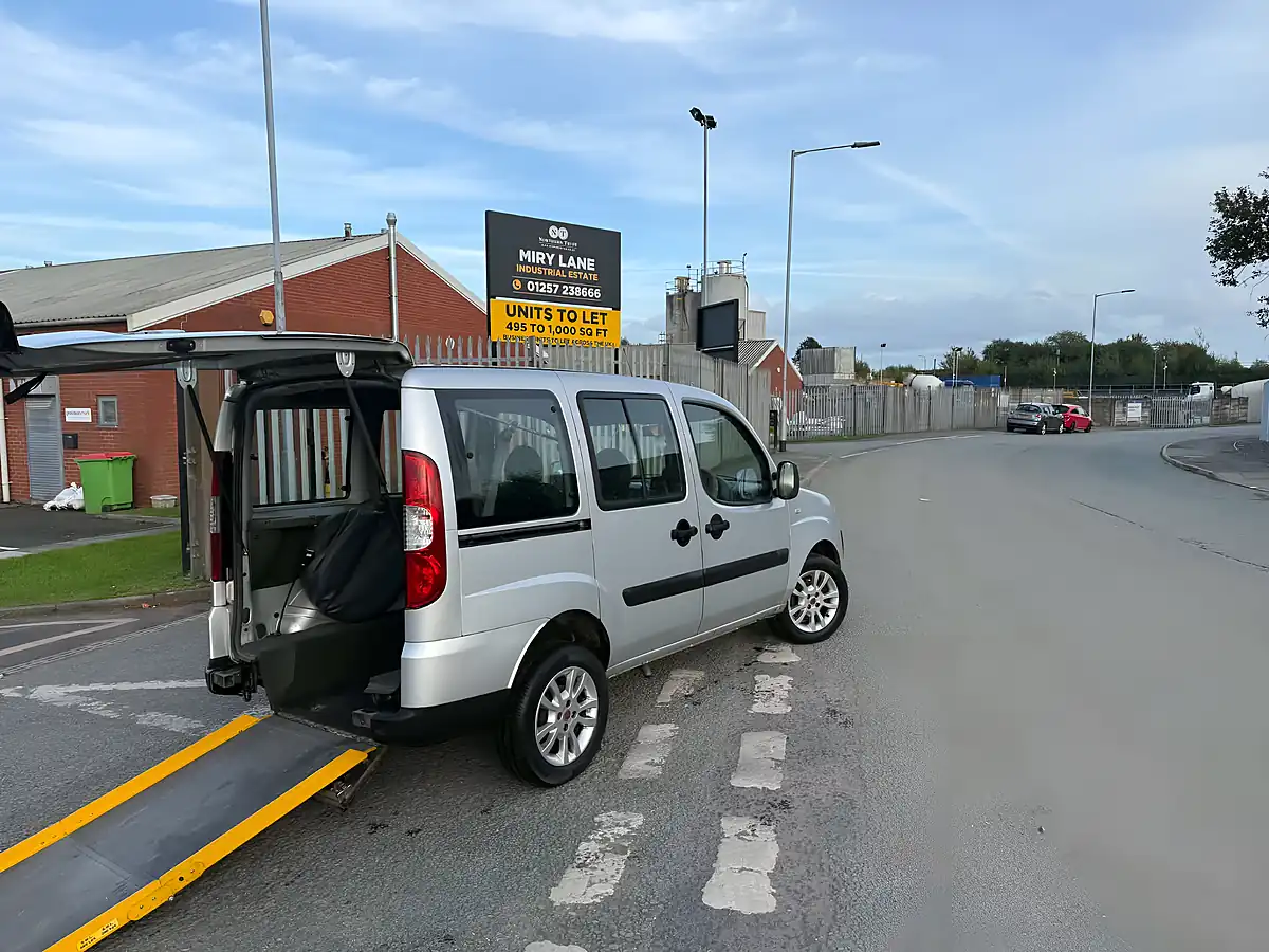 Used 2009 Fiat Doblo Mobility Silver - Interior and Exterior details 6