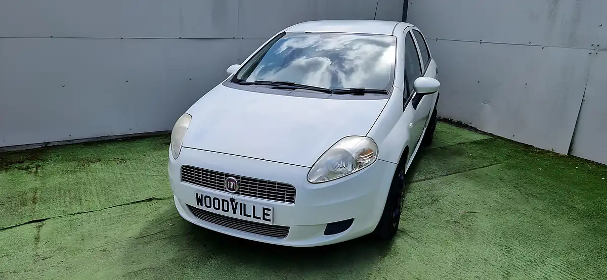 Used 2009 Fiat Grande Punto Active 77 White - Front View