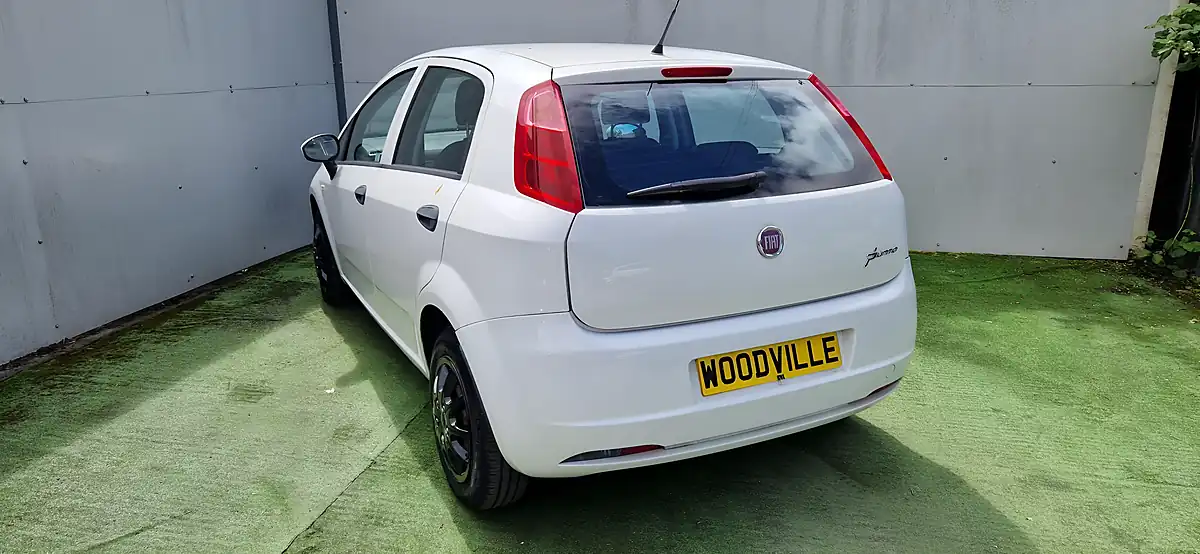 Used 2009 Fiat Grande Punto Active 77 White - Interior and Exterior details 10