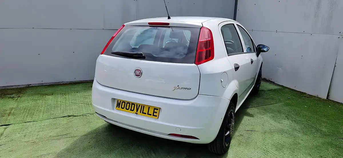 Used 2009 Fiat Grande Punto Active 77 White - Interior and Exterior details 8