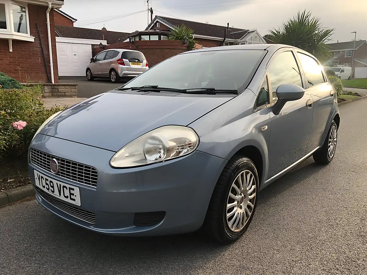 Used 2009 Fiat Grande Punto Active Blue - Interior and Exterior details 5