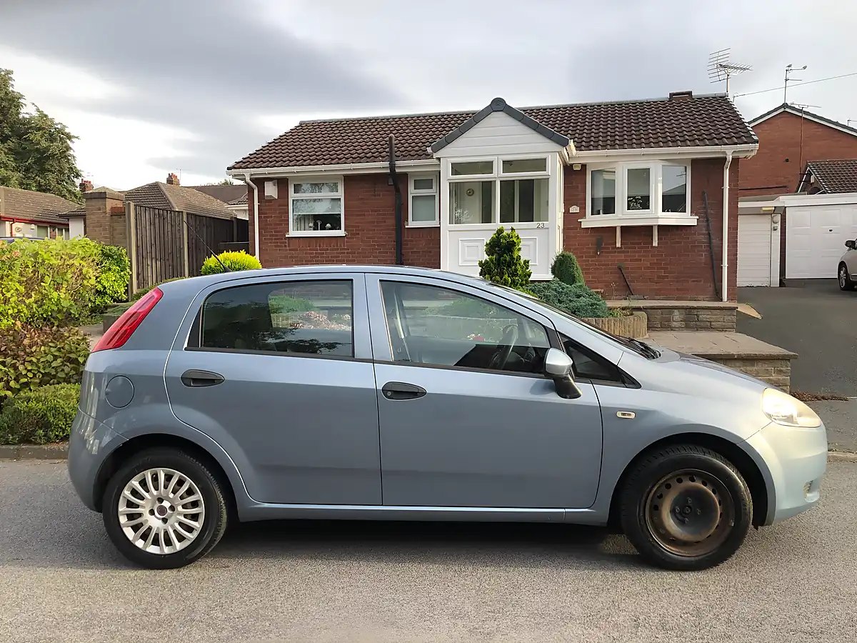 Used 2009 Fiat Grande Punto Active Blue - Interior and Exterior details 6