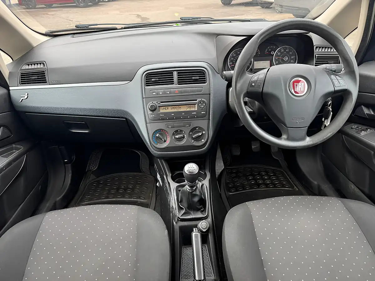 Used 2009 Fiat Grande Punto Active Blue - Interior and Exterior details 5