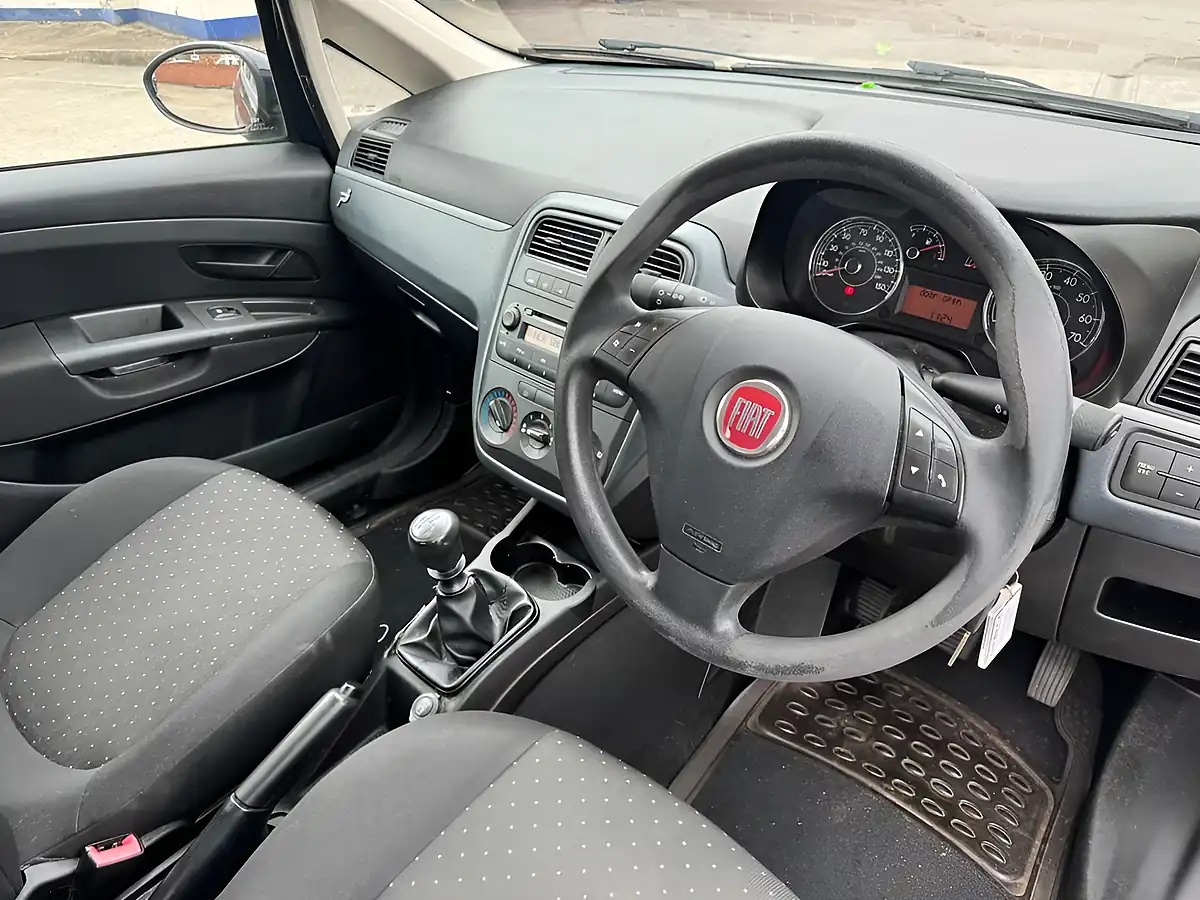 Used 2009 Fiat Grande Punto Active Blue - Interior and Exterior details 9
