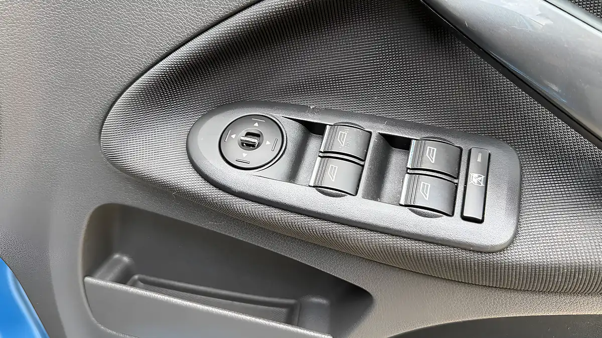 Used 2009 Ford C-Max Titanium Blue - Interior and Exterior details 13