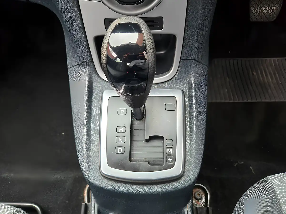 Used 2009 Ford Fiesta Edge 5dr Red - Interior and Exterior details 12