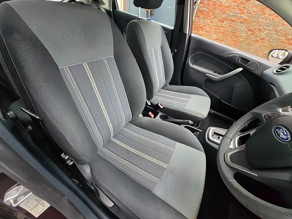 Used 2009 Ford Fiesta Edge 5dr Red - Interior and Exterior details 14