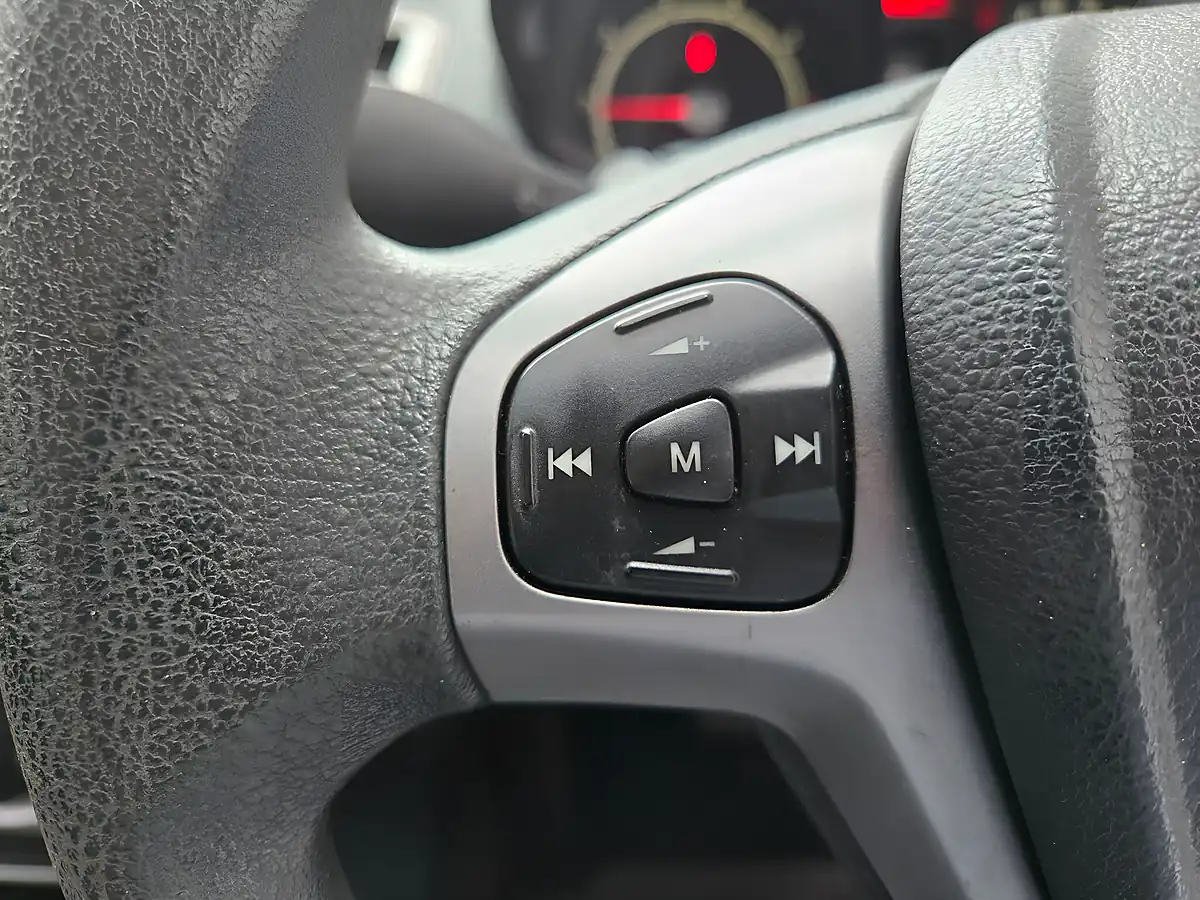 Used 2009 Ford Fiesta Edge 5dr Red - Interior and Exterior details 17
