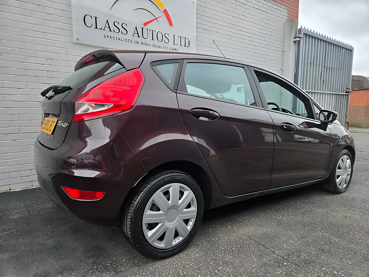 Used 2009 Ford Fiesta Edge 5dr Red - Interior and Exterior details 8