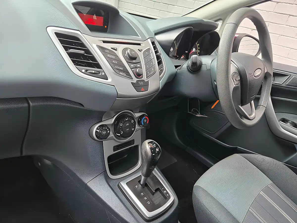 Used 2009 Ford Fiesta Edge 5dr Red - Interior and Exterior details 9