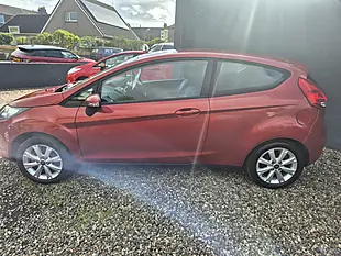 Used 2009 Ford Fiesta Edge Red - Interior and Exterior details 5