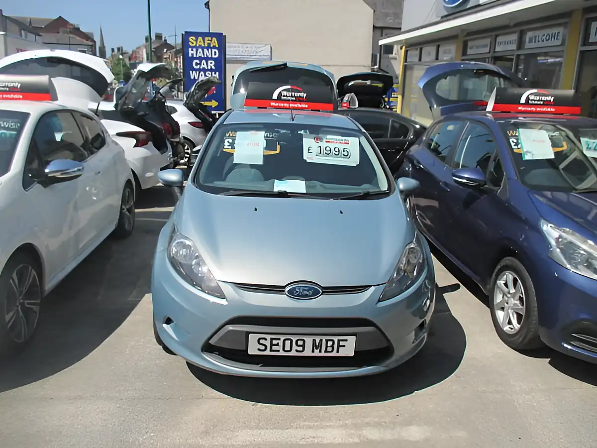 Used 2009 Ford Fiesta Style Blue - Front View