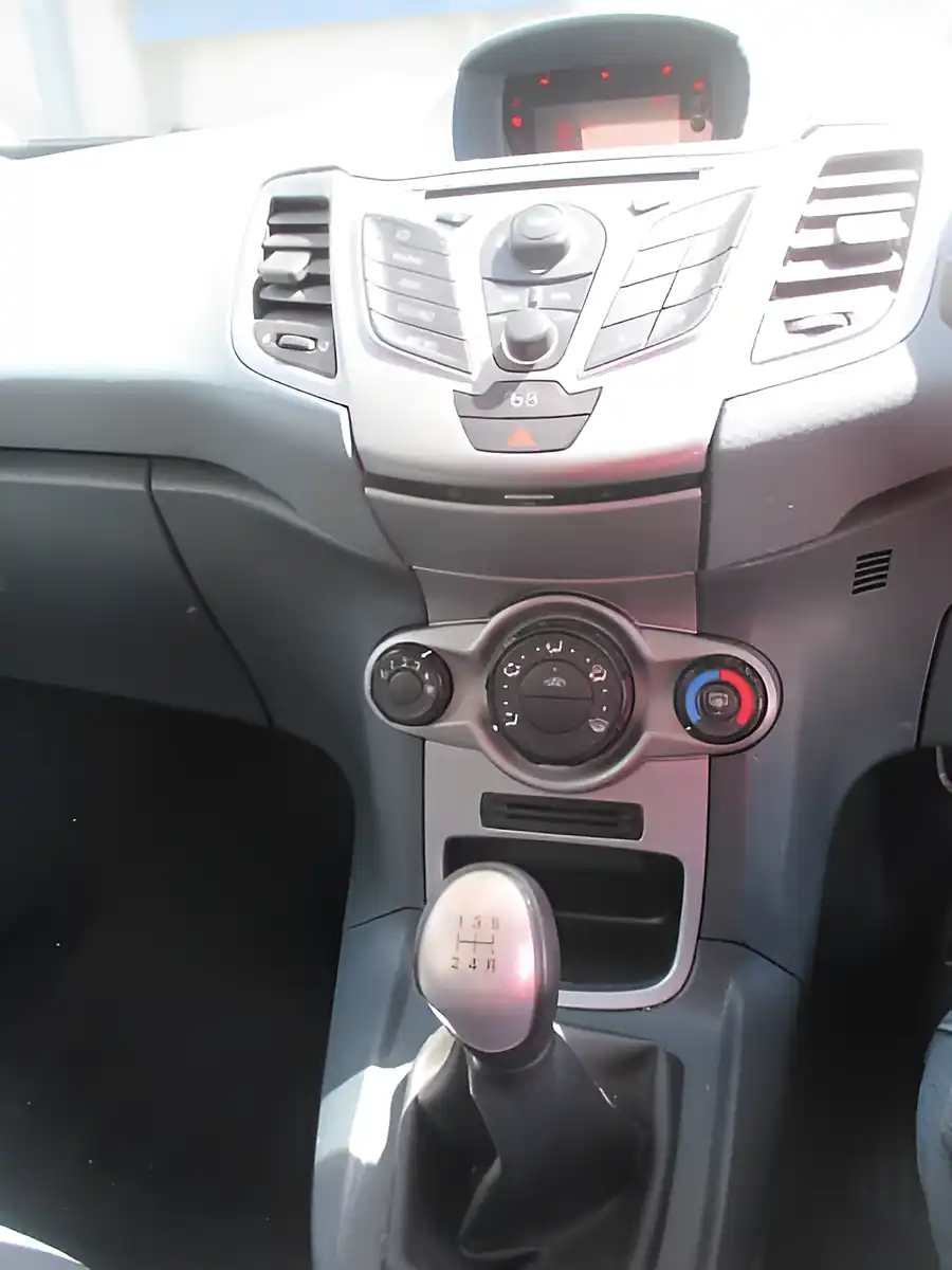 Used 2009 Ford Fiesta Style Blue - Interior and Exterior details 11