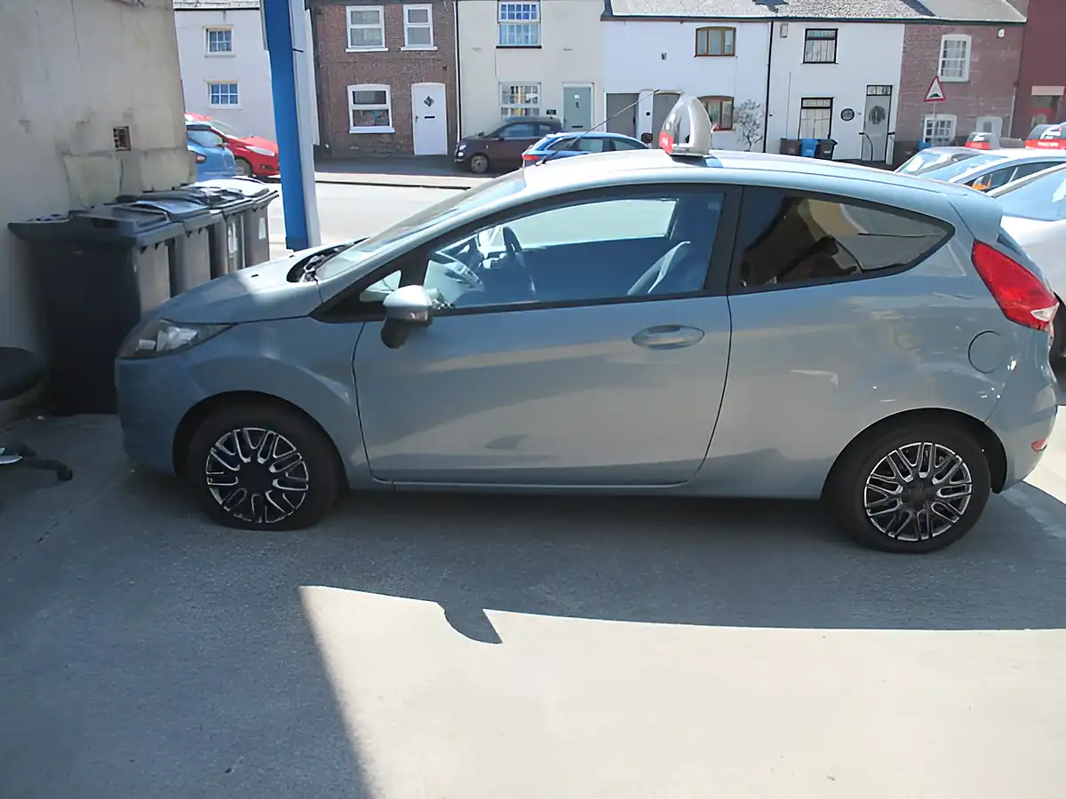 Used 2009 Ford Fiesta Style Blue - Interior and Exterior details 4