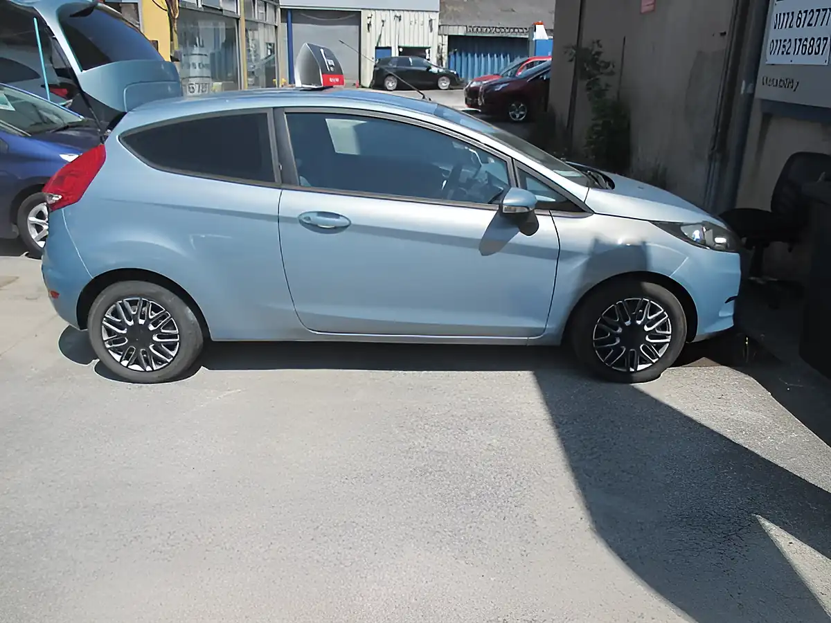 Used 2009 Ford Fiesta Style Blue - Interior and Exterior details 5