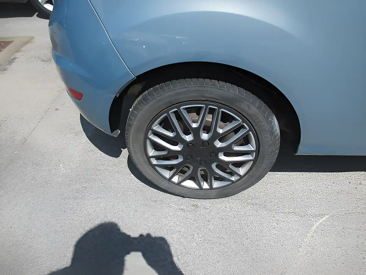 Used 2009 Ford Fiesta Style Blue - Interior and Exterior details 7