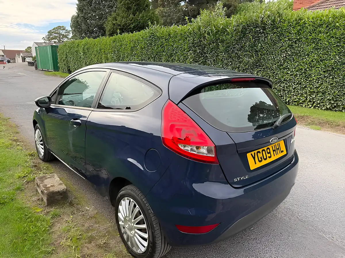 Used 2009 Ford Fiesta Style Blue - Interior and Exterior details 7