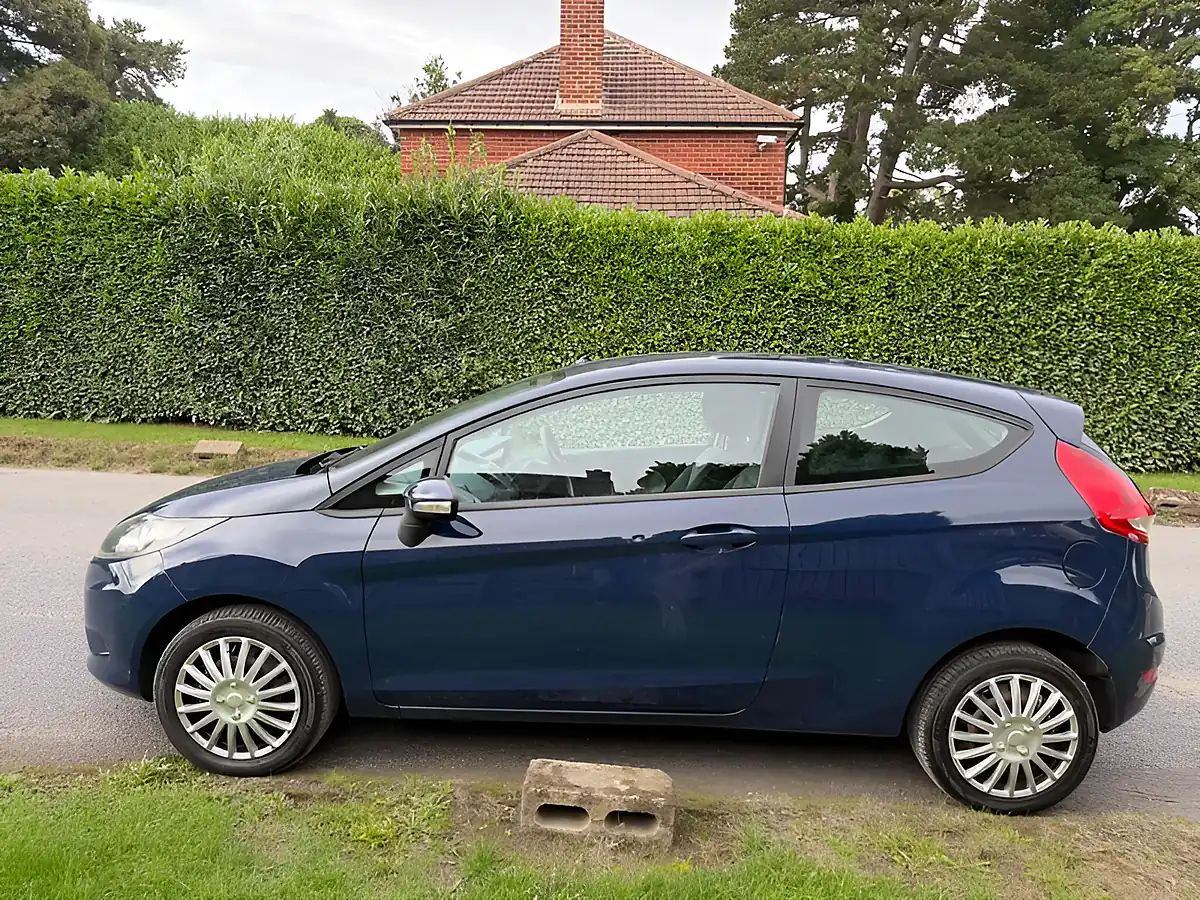 Used 2009 Ford Fiesta Style Blue - Interior and Exterior details 8