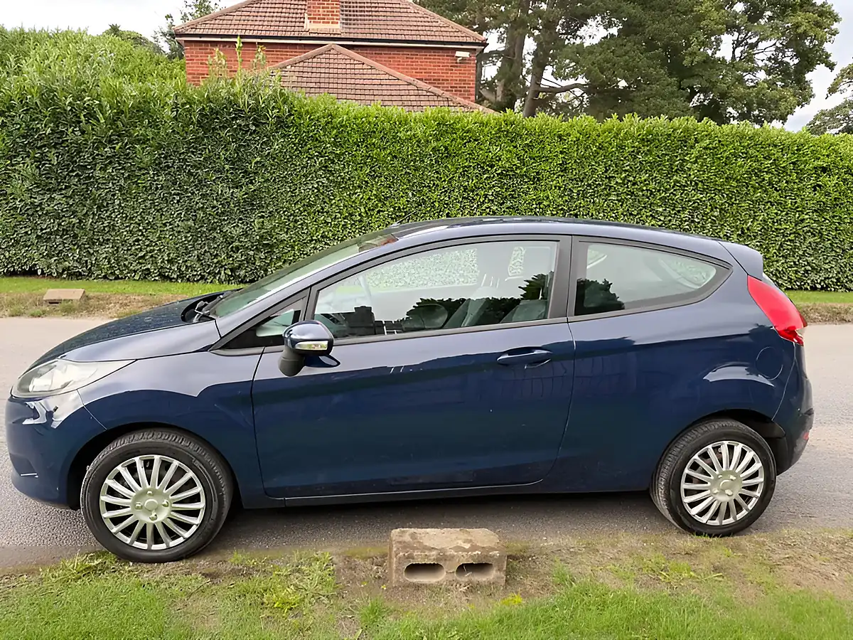 Used 2009 Ford Fiesta Style Blue - Interior and Exterior details 9
