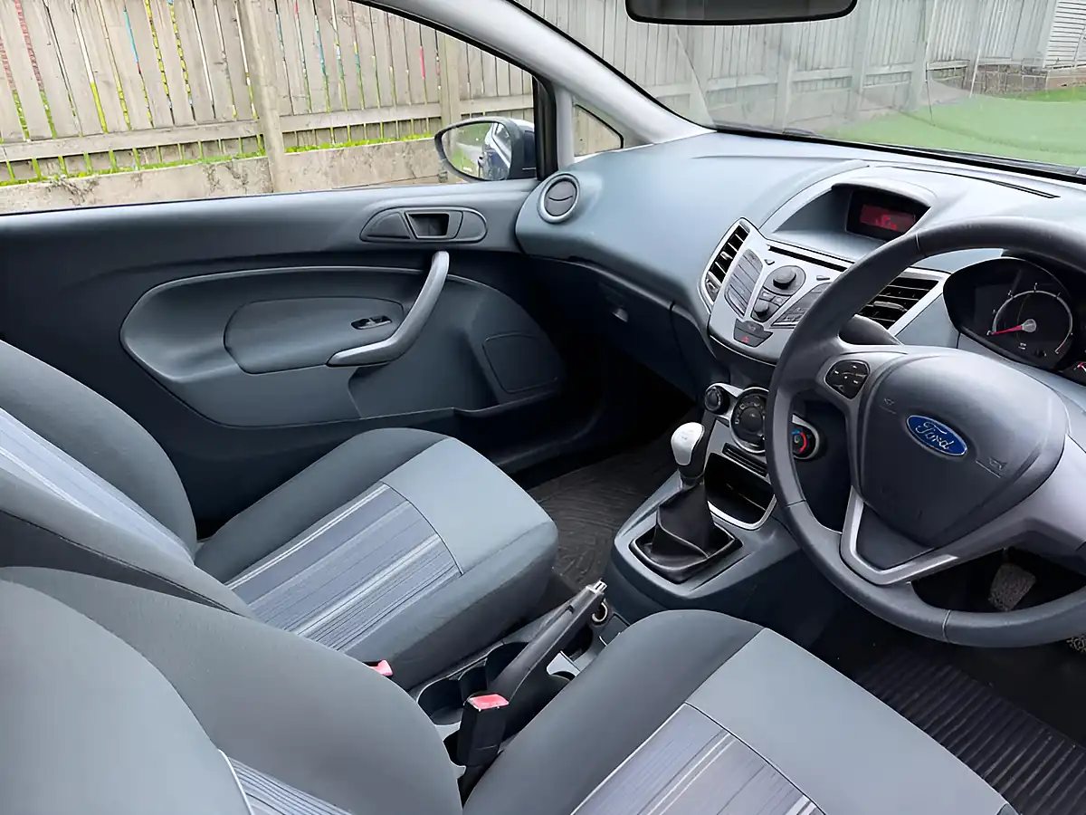 Used 2009 Ford Fiesta Style Blue - Interior and Exterior details 16