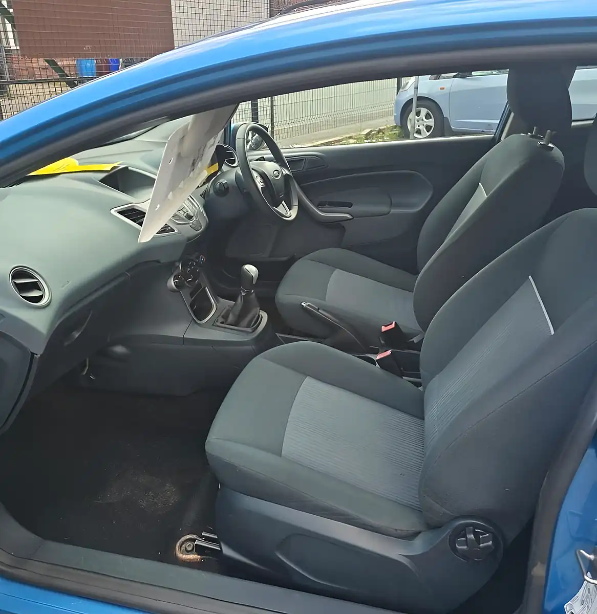 Used 2009 Ford Fiesta Style Blue - Interior and Exterior details 16