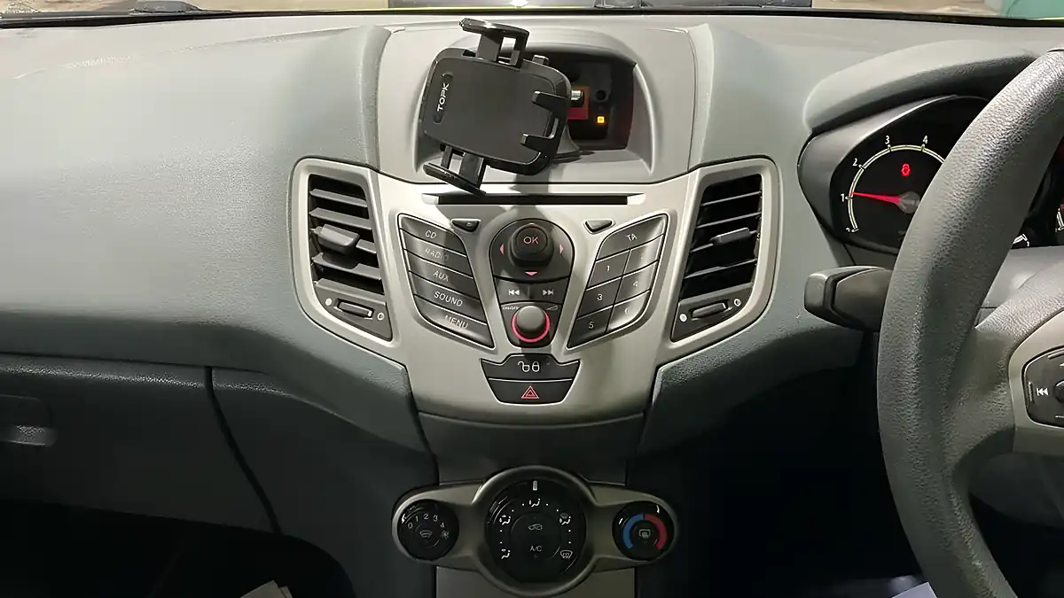Used 2009 Ford Fiesta Style Green - Interior and Exterior details 10