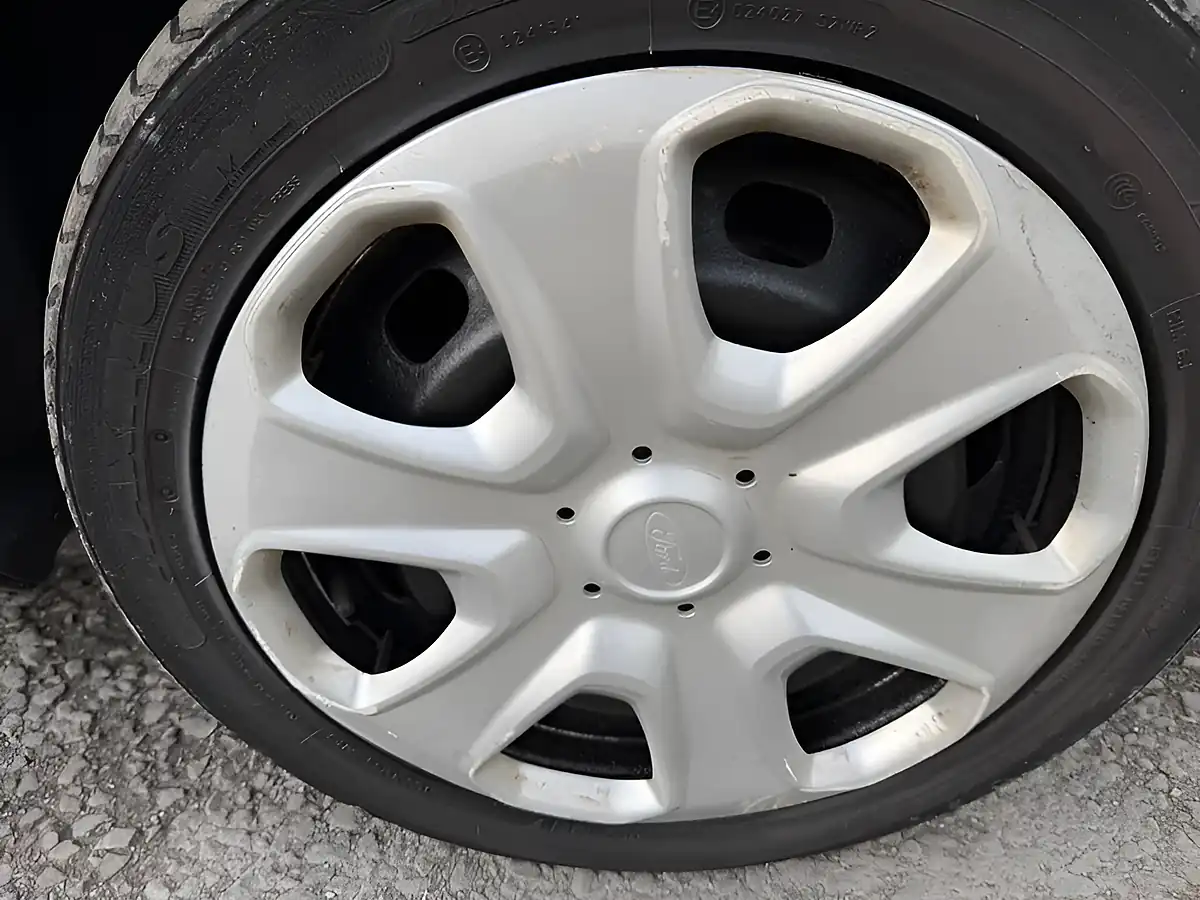 Used 2009 Ford Fiesta Style Plus Black - Interior and Exterior details 13