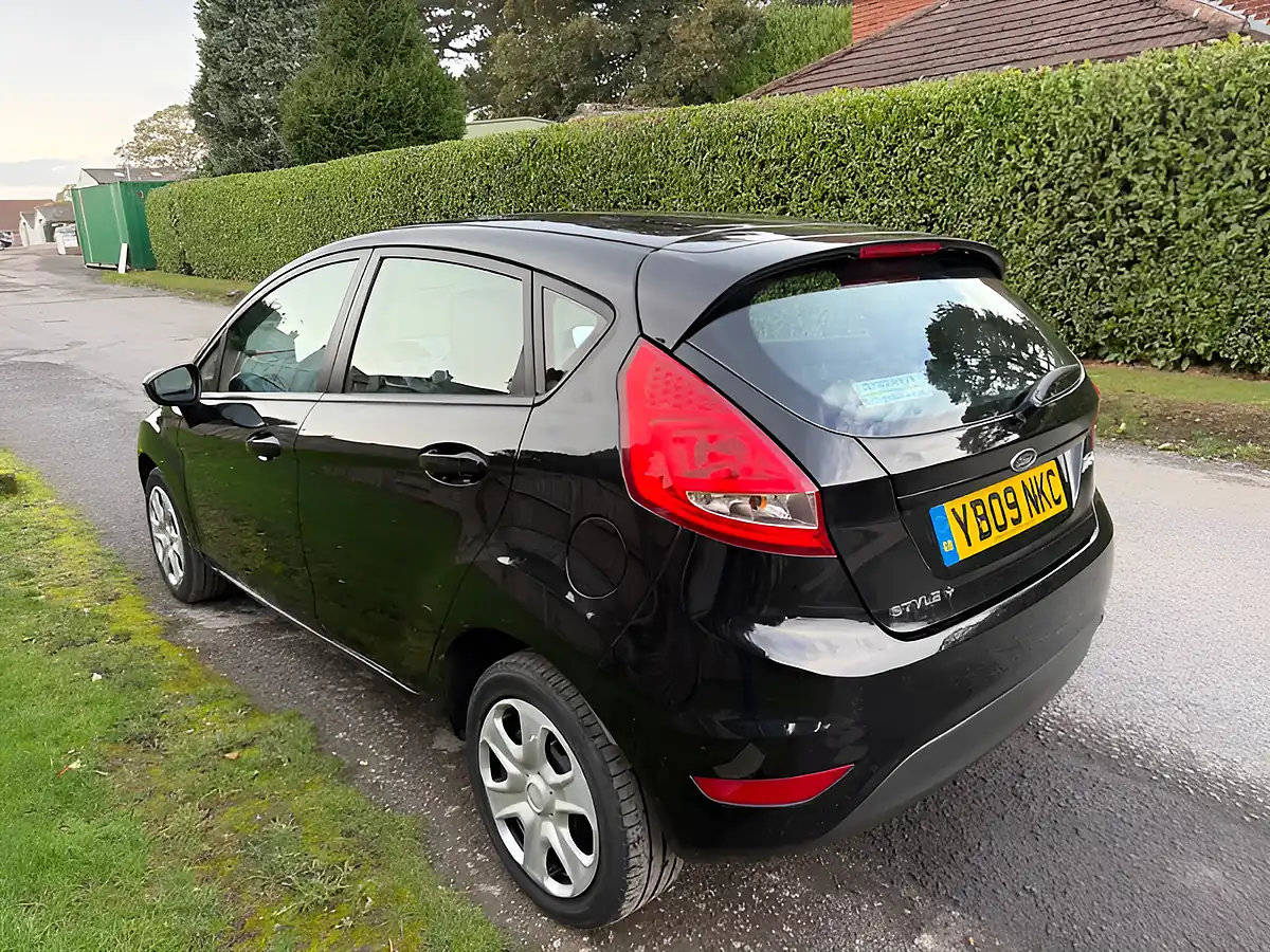 Used 2009 Ford Fiesta Style Plus Black - Interior and Exterior details 7