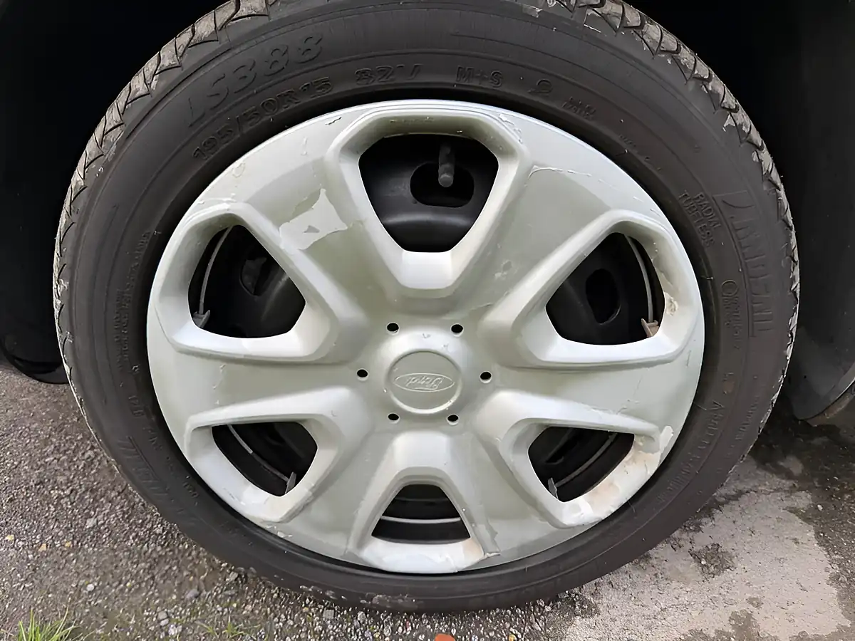 Used 2009 Ford Fiesta Style Plus Black - Interior and Exterior details 9