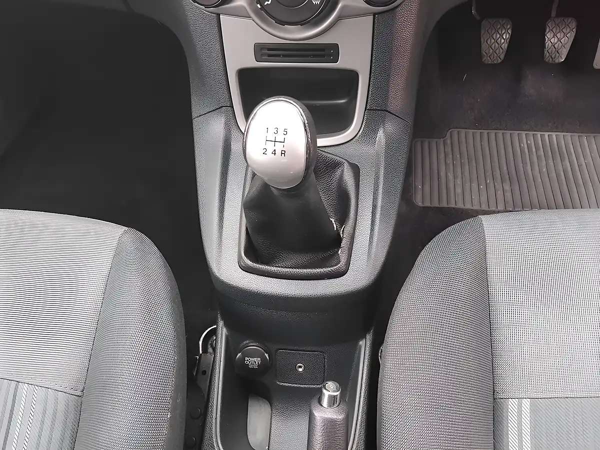 Used 2009 Ford Fiesta Style Red - Interior and Exterior details 15