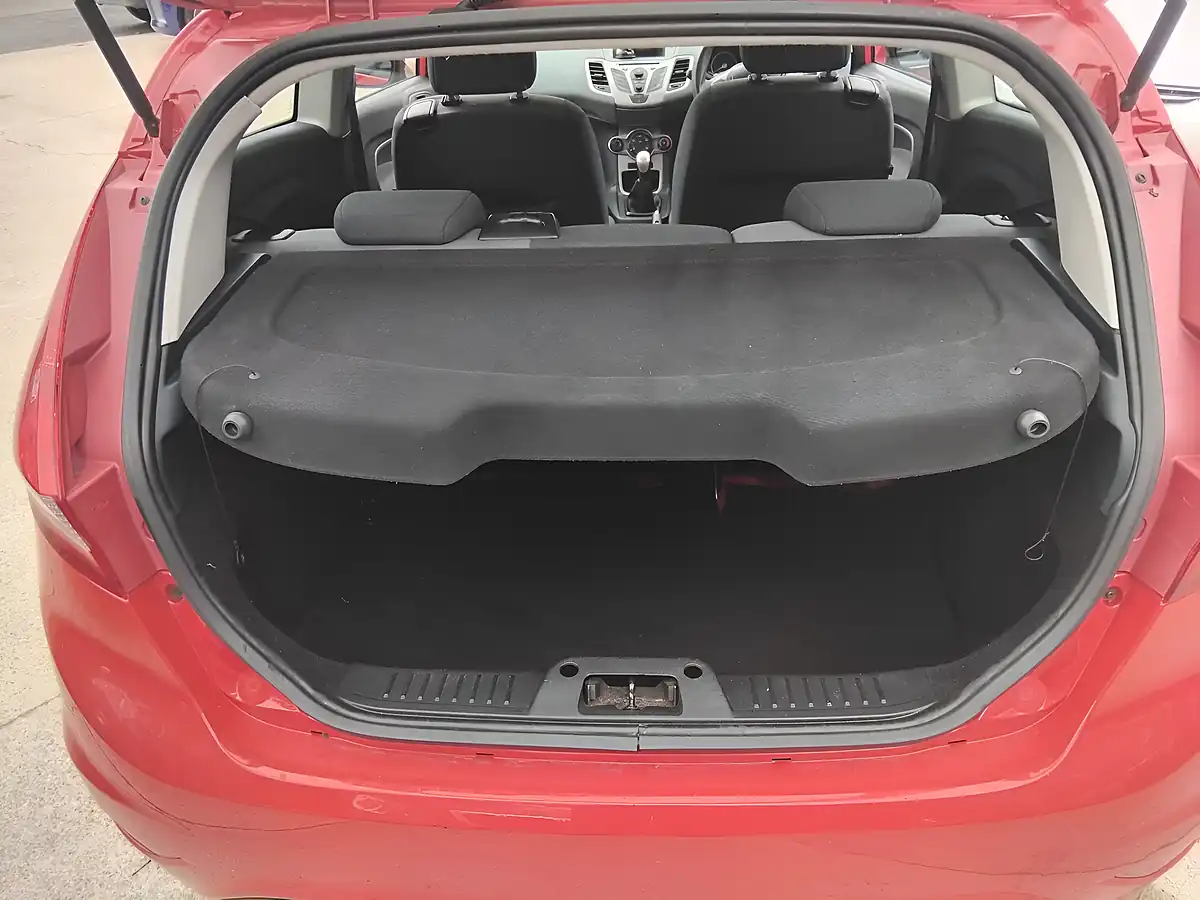 Used 2009 Ford Fiesta Style Red - Interior and Exterior details 17