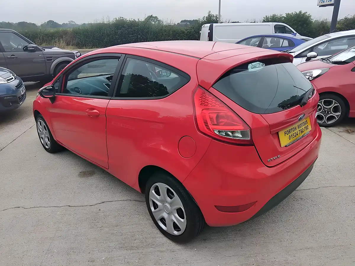 Used 2009 Ford Fiesta Style Red - Interior and Exterior details 5
