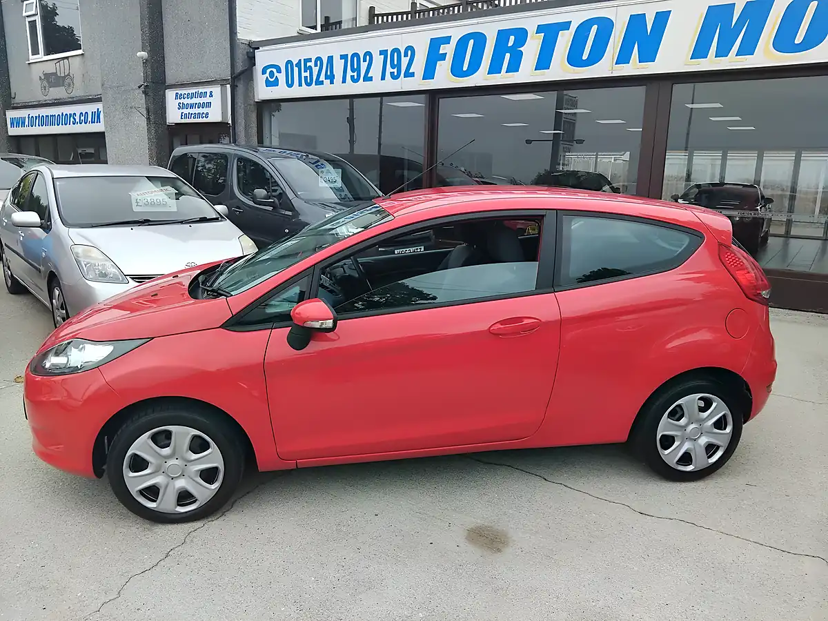 Used 2009 Ford Fiesta Style Red - Interior and Exterior details 9