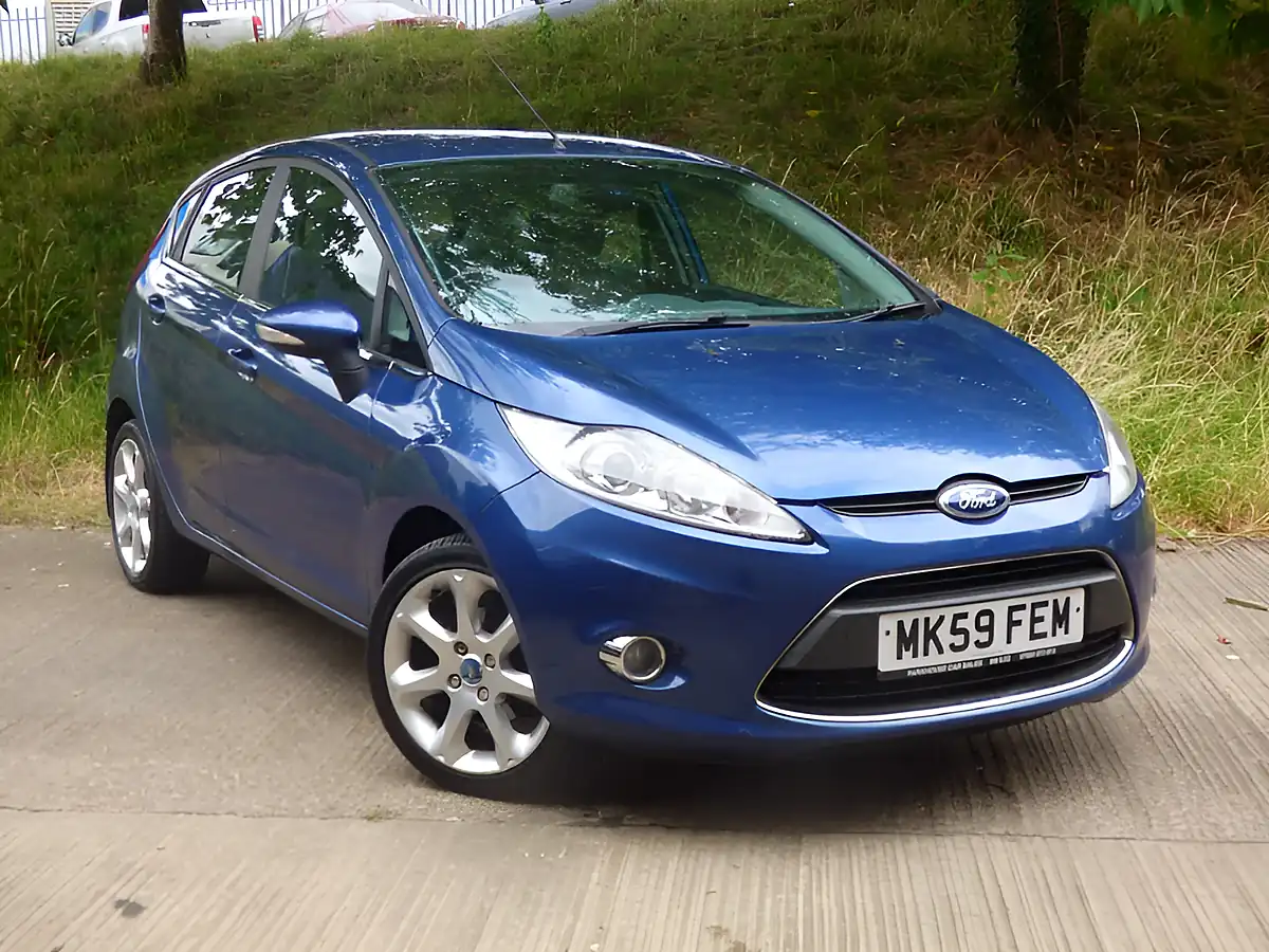 Used 2009 Ford Fiesta Titanium Blue - Front View