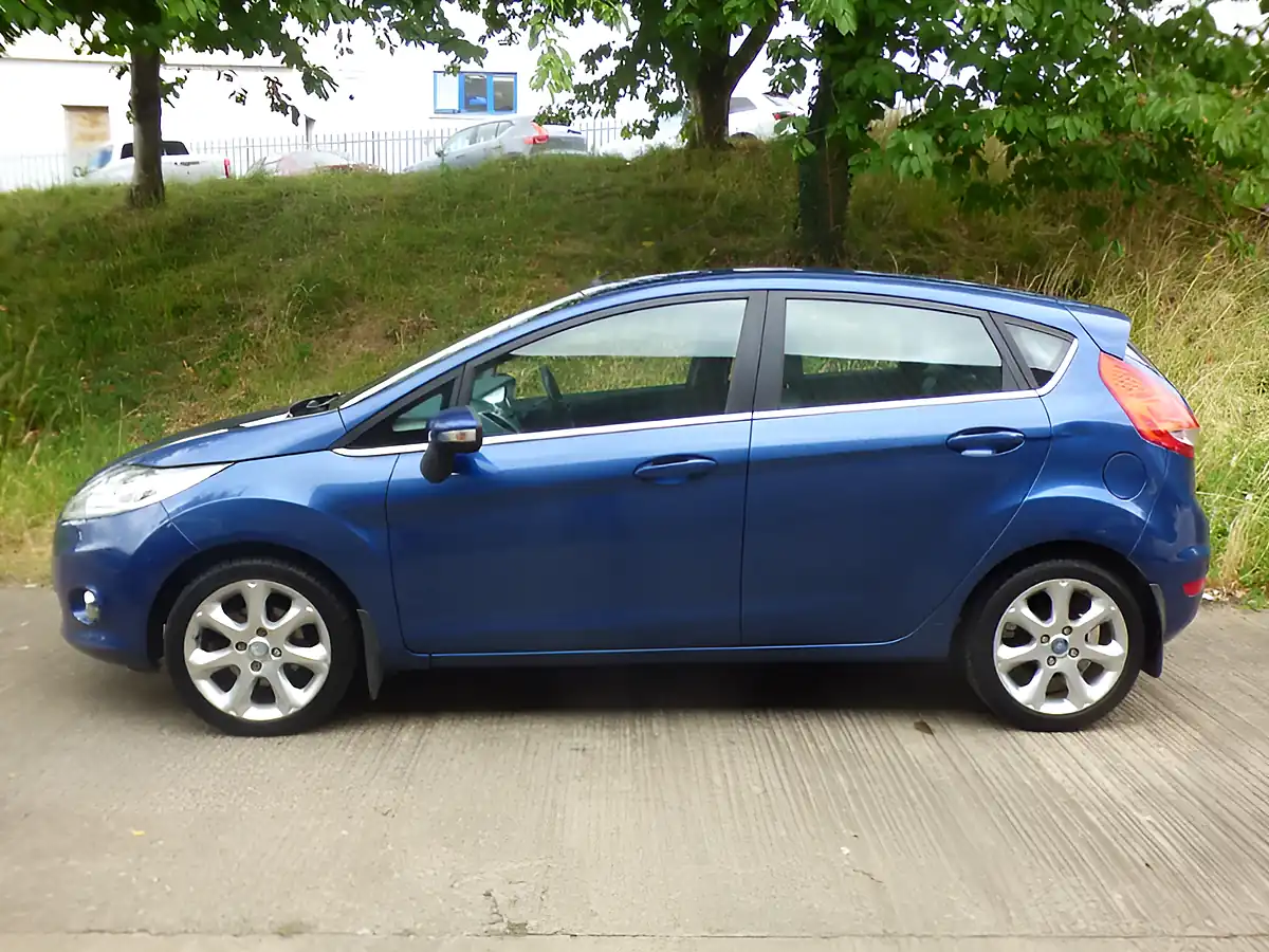 Used 2009 Ford Fiesta Titanium Blue - Interior and Exterior details 15