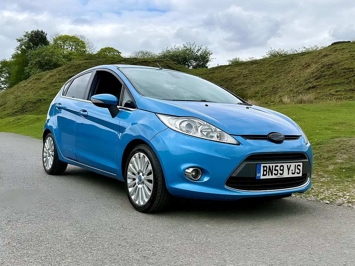 Used 2009 Ford Fiesta Titanium Blue - Interior and Exterior details 12