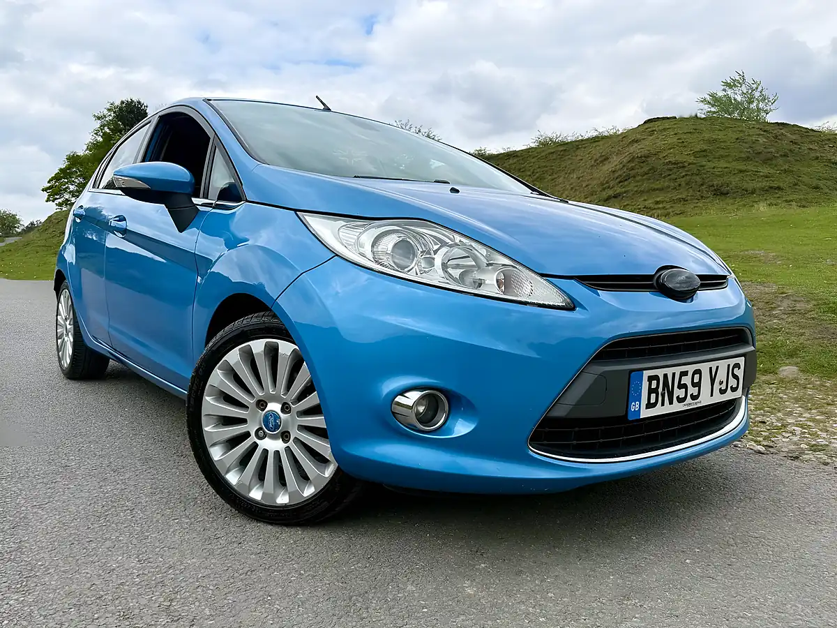 Used 2009 Ford Fiesta Titanium Blue - Interior and Exterior details 16