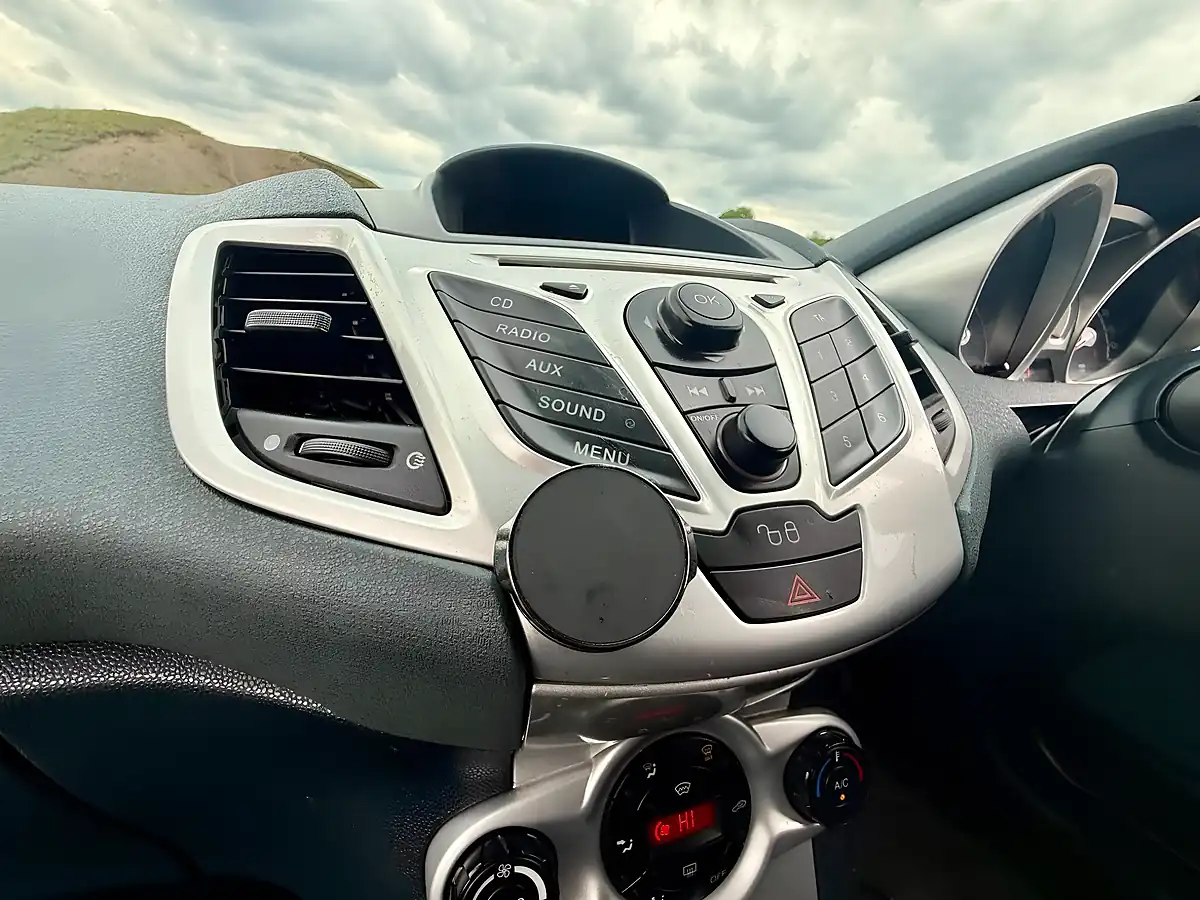 Used 2009 Ford Fiesta Titanium Blue - Interior and Exterior details 20