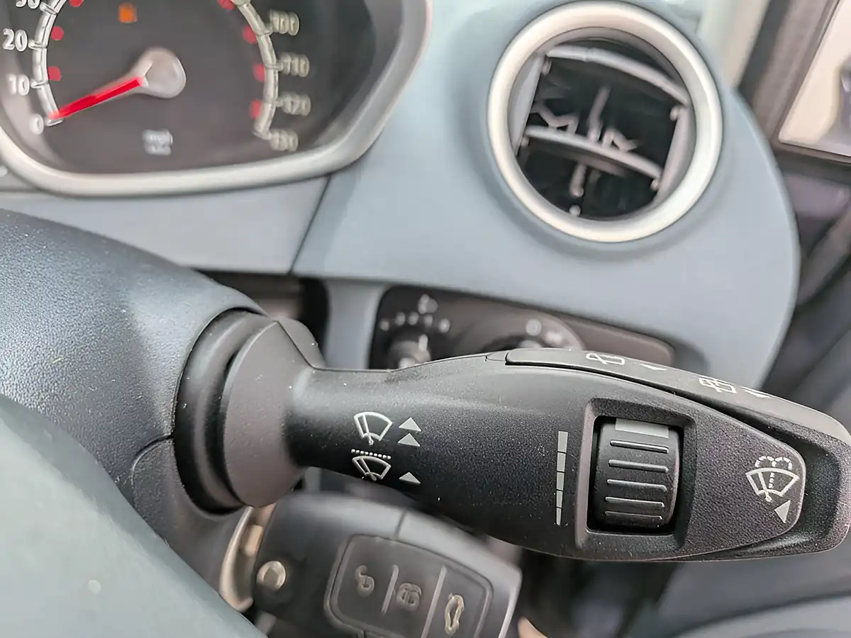 Used 2009 Ford Fiesta Titanium Grey - Interior and Exterior details 13