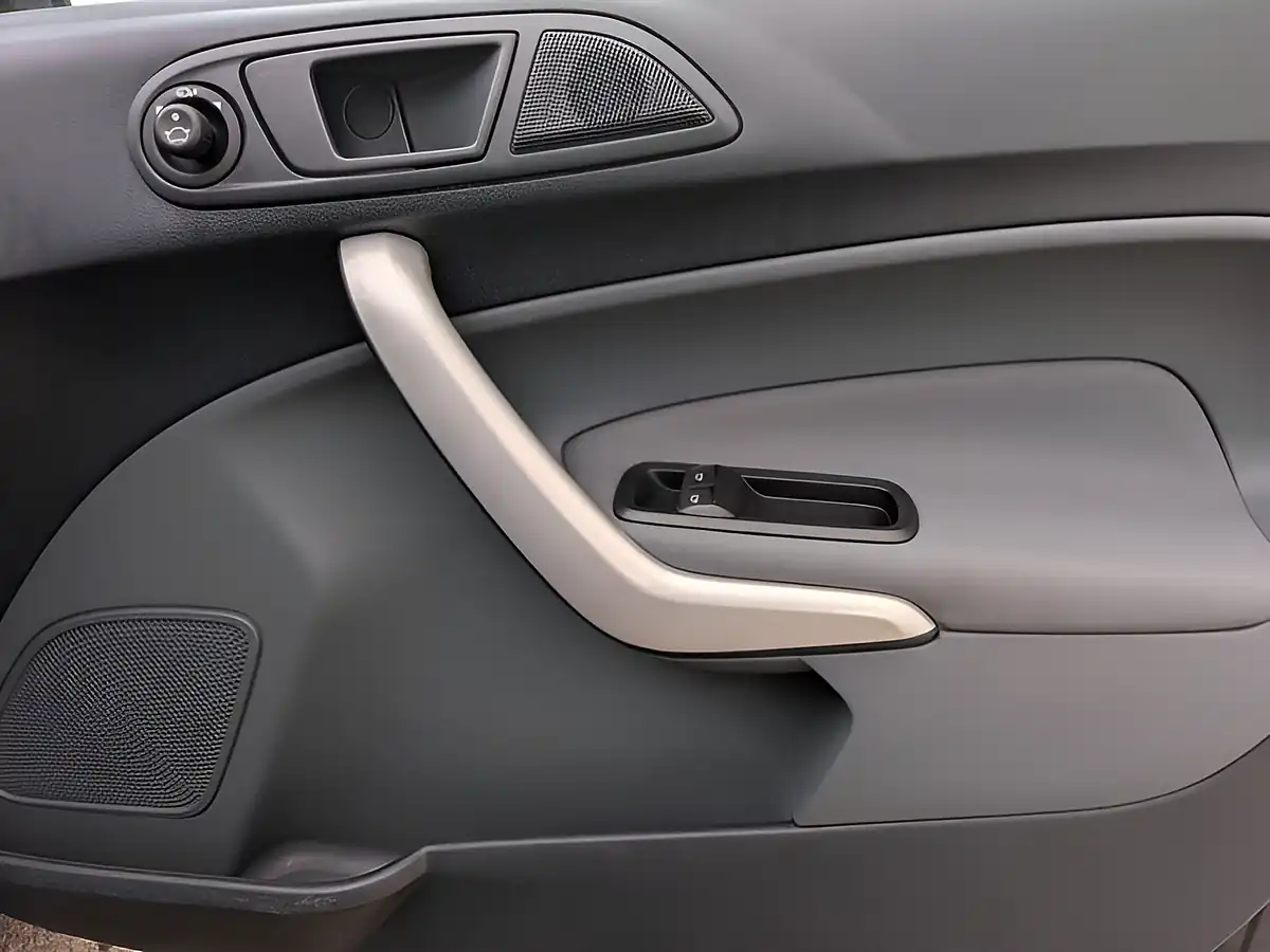 Used 2009 Ford Fiesta Titanium Grey - Interior and Exterior details 15